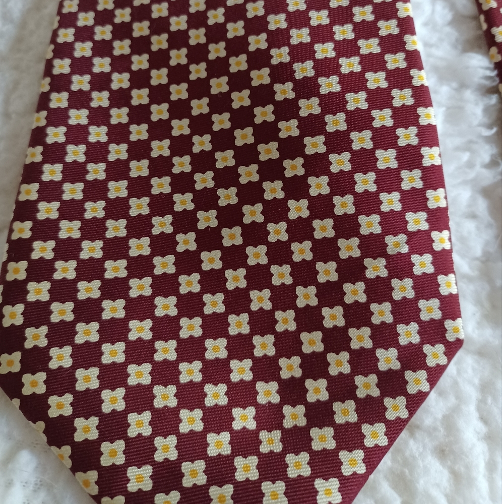 Fumagallis flower tie